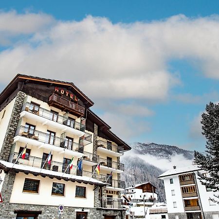 Hotel Bijou Valtournenche Bagian luar foto