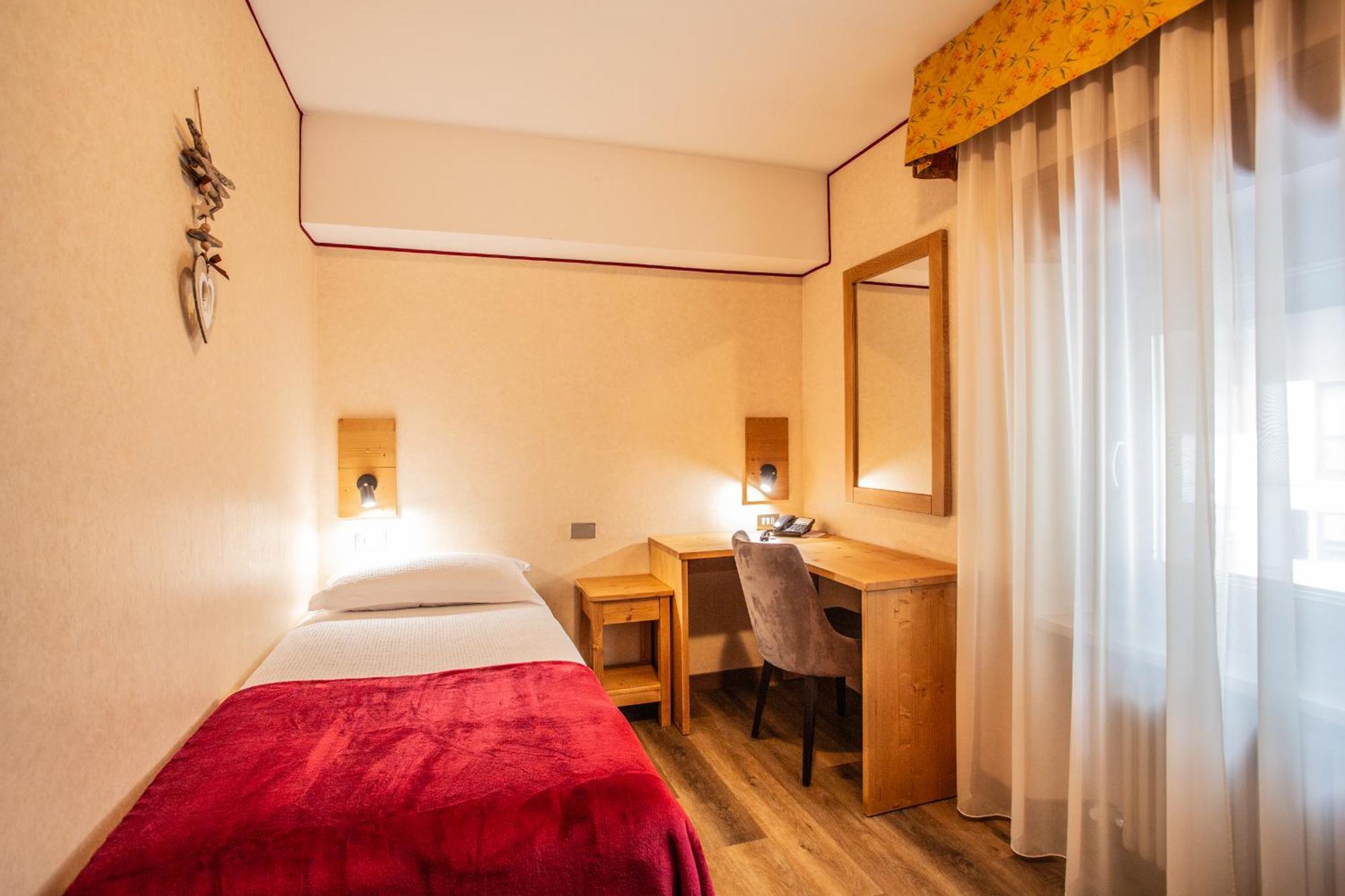 Hotel Bijou Valtournenche Bagian luar foto