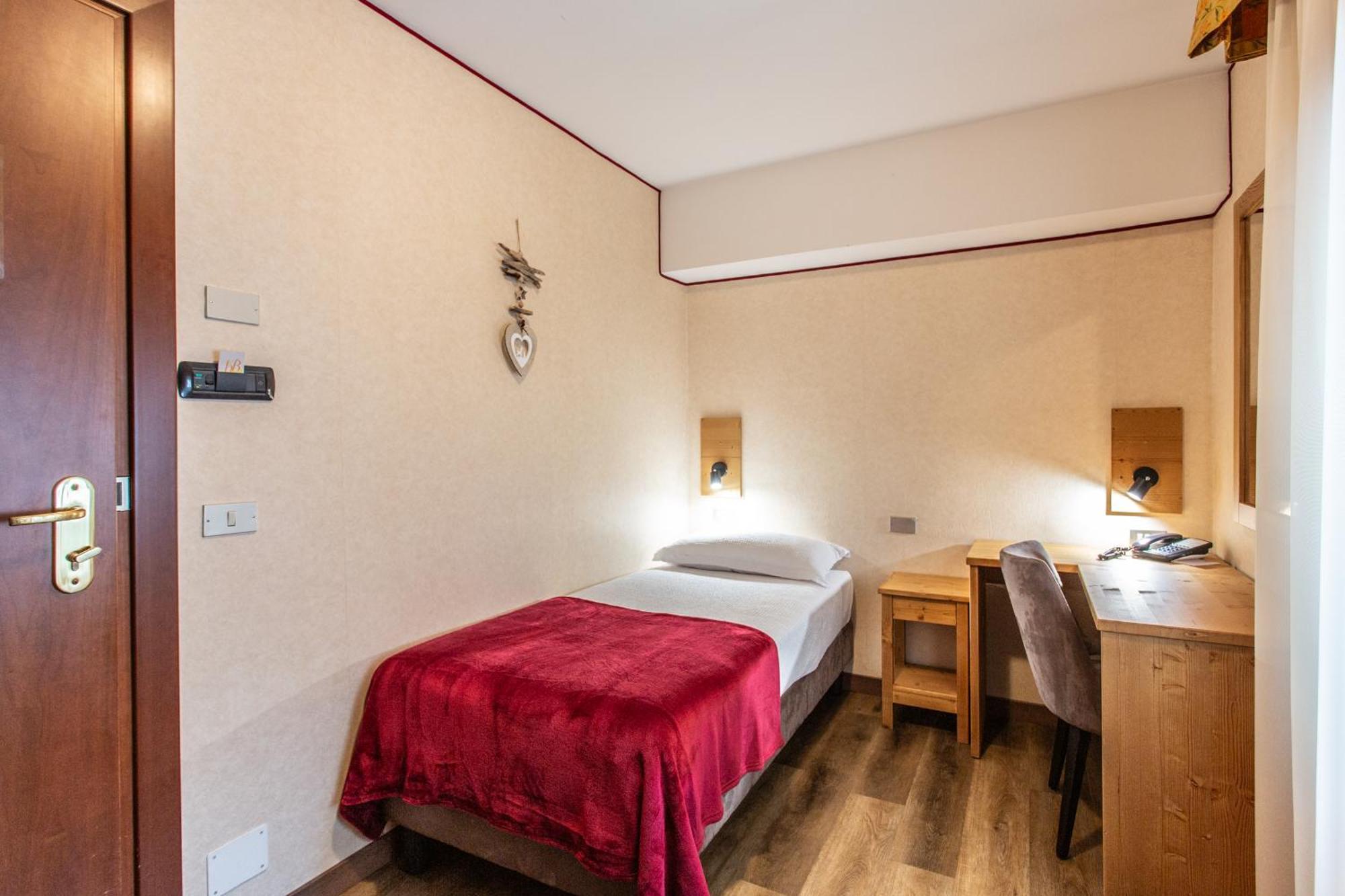 Hotel Bijou Valtournenche Bagian luar foto